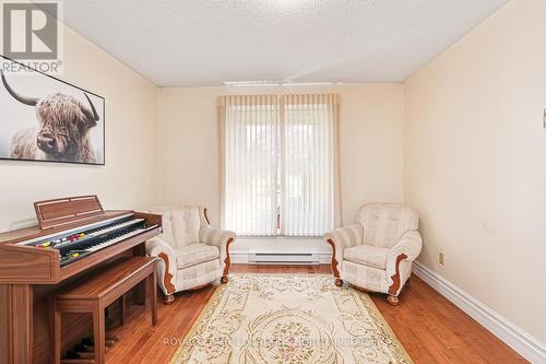 10 - 140 Albert Street, Collingwood, ON - Indoor Photo Showing Living Room