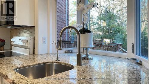 19 Strathgowan Crescent, Toronto (Lawrence Park South), ON - Indoor Photo Showing Kitchen