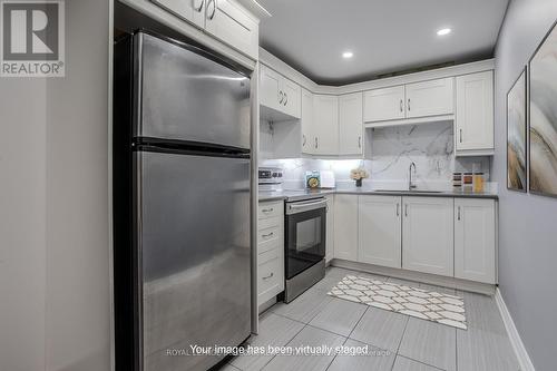 6065 Montevideo Road, Mississauga (Meadowvale), ON - Indoor Photo Showing Kitchen