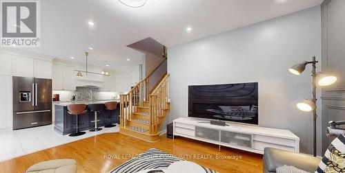 28 Saint James Avenue, Vaughan, ON - Indoor Photo Showing Living Room