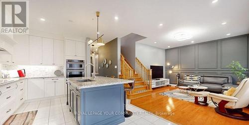 28 Saint James Avenue, Vaughan, ON - Indoor Photo Showing Kitchen With Upgraded Kitchen