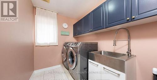 28 Saint James Avenue, Vaughan, ON - Indoor Photo Showing Laundry Room