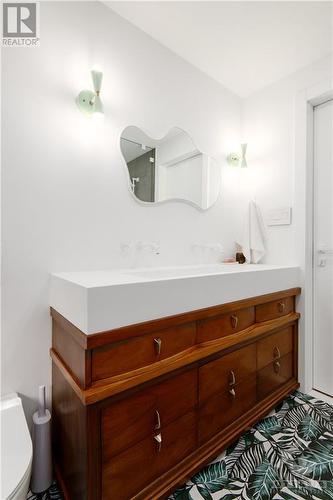 97 Glen Avenue, Ottawa, ON - Indoor Photo Showing Bathroom