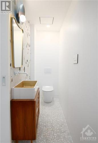 97 Glen Avenue, Ottawa, ON - Indoor Photo Showing Bathroom