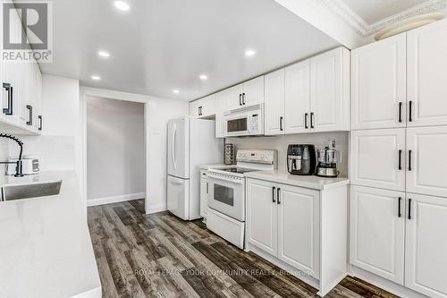 2502 - 195 Wynford Drive, Toronto (Flemingdon Park), ON - Indoor Photo Showing Kitchen