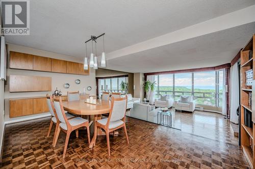 1905 - 2170 Marine Drive, Oakville (Bronte West), ON - Indoor Photo Showing Dining Room