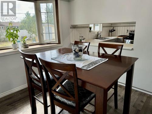 821 110 Avenue, Dawson Creek, BC - Indoor Photo Showing Dining Room