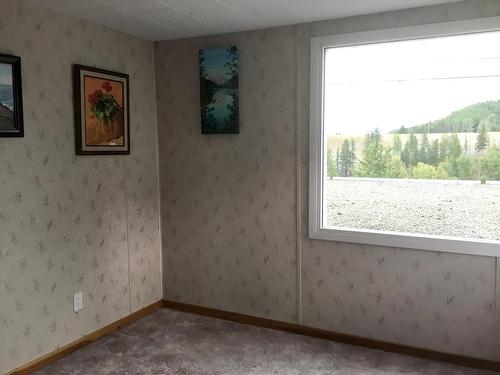 554 Church Avenue, Kimberley, BC - Indoor Photo Showing Other Room