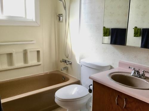 554 Church Avenue, Kimberley, BC - Indoor Photo Showing Bathroom