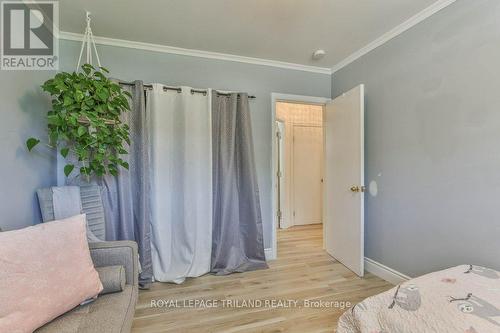 70 Charles Street, London, ON - Indoor Photo Showing Bedroom