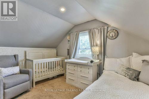 70 Charles Street, London, ON - Indoor Photo Showing Bedroom