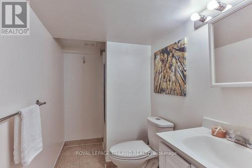 70 Charles Street, London, ON - Indoor Photo Showing Bathroom