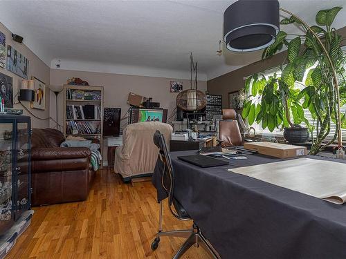 1044 Hillside Ave, Victoria, BC - Indoor