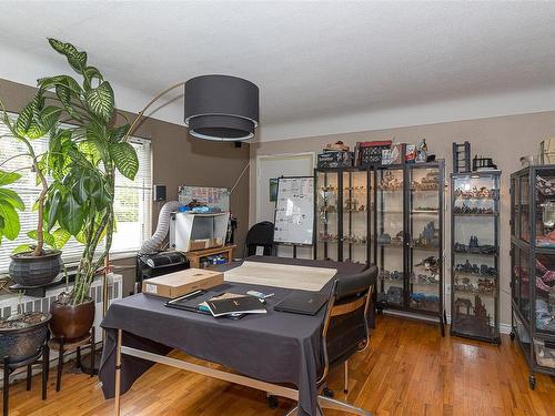 1044 Hillside Ave, Victoria, BC - Indoor