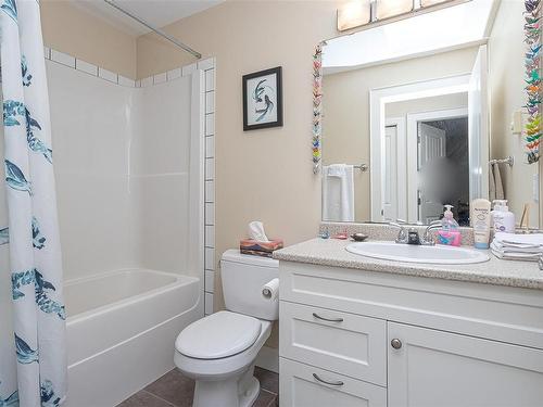 1044 Hillside Ave, Victoria, BC - Indoor Photo Showing Bathroom