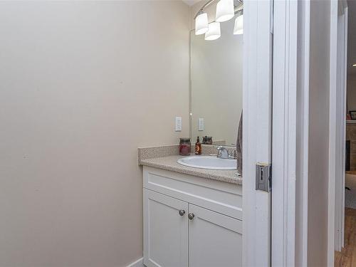 1044 Hillside Ave, Victoria, BC - Indoor Photo Showing Bathroom