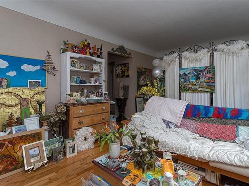 1044 Hillside Ave, Victoria, BC - Indoor