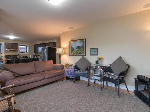 205 St. Andrews St, Victoria, BC - Indoor Photo Showing Living Room