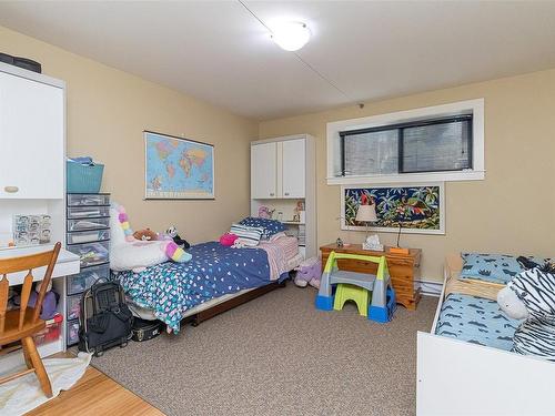 205 St. Andrews St, Victoria, BC - Indoor Photo Showing Bedroom