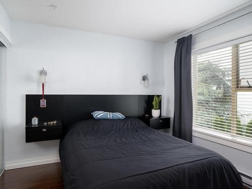 409-1155 Yates St, Victoria, BC - Indoor Photo Showing Bedroom