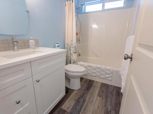 1022 Norview Road, Kamloops, BC - Indoor Photo Showing Bathroom