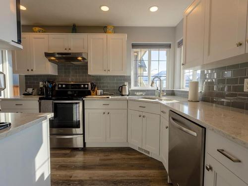 1022 Norview Road, Kamloops, BC - Indoor Photo Showing Kitchen With Stainless Steel Kitchen