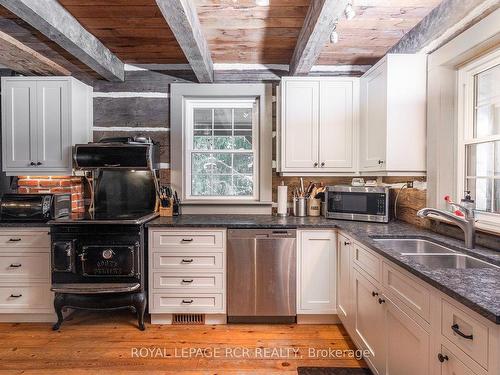 5795 Second Line, Erin, ON - Indoor Photo Showing Kitchen With Double Sink