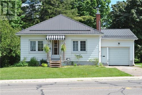 25 Broadview Avenue W, Smiths Falls, ON - Outdoor