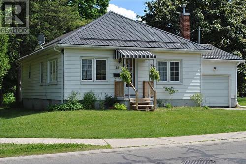 25 Broadview Avenue W, Smiths Falls, ON - Outdoor With Facade