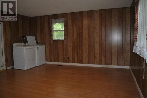 25 Broadview Avenue W, Smiths Falls, ON - Indoor Photo Showing Laundry Room