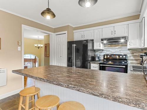 Cuisine - 6 Rue Lazure, Huntingdon, QC - Indoor Photo Showing Kitchen With Upgraded Kitchen