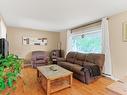 Salon - 6 Rue Lazure, Huntingdon, QC  - Indoor Photo Showing Living Room 