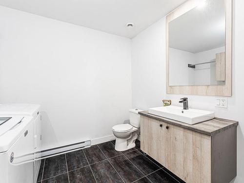 Salle de bains - 6042 Rue Monet, Saint-Denis-De-Brompton, QC - Indoor Photo Showing Bathroom