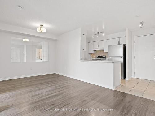 1802-55 Strathaven Dr, Mississauga, ON - Indoor Photo Showing Kitchen