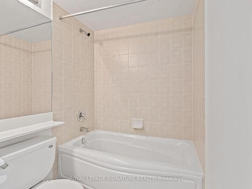 1802-55 Strathaven Dr, Mississauga, ON - Indoor Photo Showing Bathroom