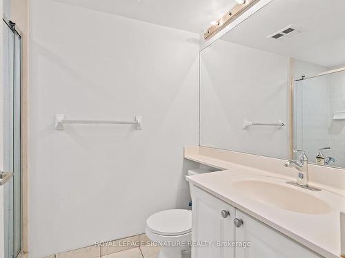 1802-55 Strathaven Dr, Mississauga, ON - Indoor Photo Showing Bathroom