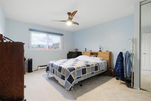 111-180 Hollywood Road, Kelowna, BC - Indoor Photo Showing Bedroom