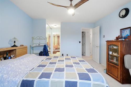 111-180 Hollywood Road, Kelowna, BC - Indoor Photo Showing Bedroom