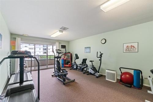 111-180 Hollywood Road, Kelowna, BC - Indoor Photo Showing Gym Room