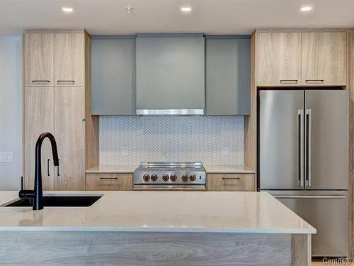 Kitchen - 1203-3480 Boul. St-Elzear O., Laval (Chomedey), QC - Indoor Photo Showing Kitchen With Upgraded Kitchen