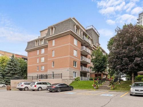 Frontage - 202-3430 Boul. Le Carrefour, Laval (Chomedey), QC - Outdoor