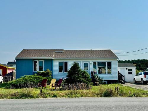 Frontage - 45 Ch. De La Grande-Allée, Les Îles-De-La-Madeleine, QC - Outdoor With Facade