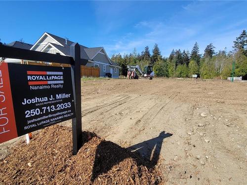 17 Cottage Dr, Qualicum Beach, BC 