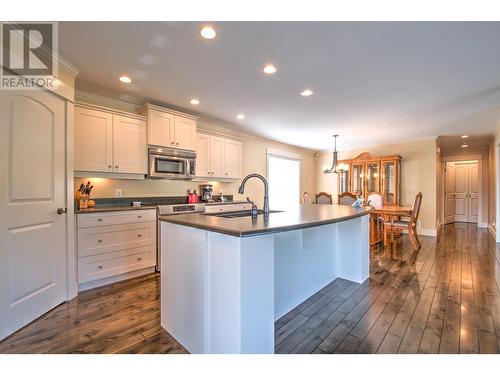 5409 Willow Drive, Vernon, BC - Indoor Photo Showing Kitchen With Upgraded Kitchen