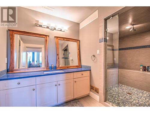 5409 Willow Drive, Vernon, BC - Indoor Photo Showing Bathroom