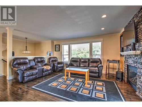 5409 Willow Drive, Vernon, BC - Indoor Photo Showing Living Room With Fireplace