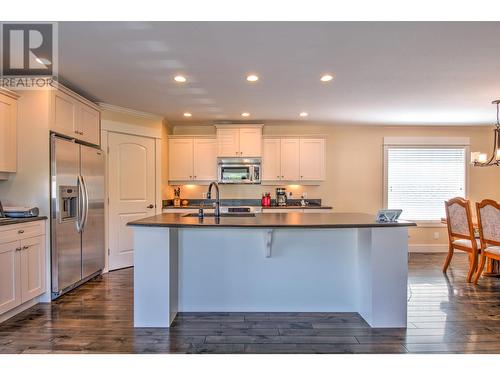 5409 Willow Drive, Vernon, BC - Indoor Photo Showing Kitchen With Upgraded Kitchen