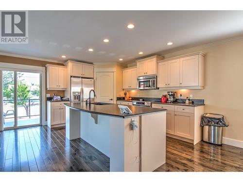 5409 Willow Drive, Vernon, BC - Indoor Photo Showing Kitchen