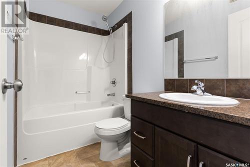 118 1210 Empress Street, Regina, SK - Indoor Photo Showing Bathroom