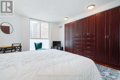 205 - 1055 Bay Street, Toronto (Bay Street Corridor), ON - Indoor Photo Showing Bedroom